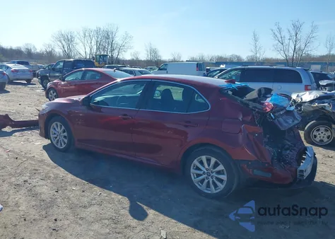 2019 Toyota Camry Le z USA, uszkodzony, nr VIN 4T1B11HK1KU233345